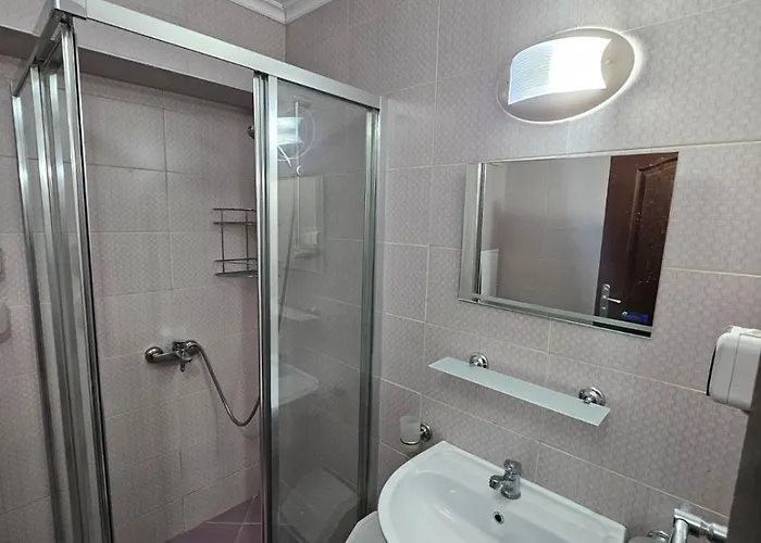 Tropical Chic For Two, Basement Escape By Flat Mаnager Διαμέρισμα Ράβντα