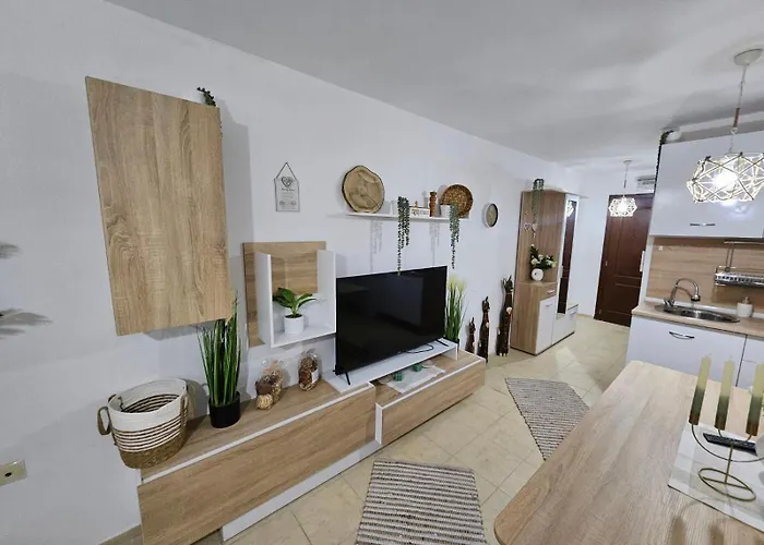 Διαμέρισμα Tropical Chic For Two, Basement Escape By Flat Mаnager *