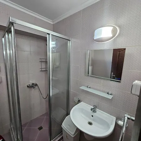 Tropical Chic For Two, Basement Escape By Flat Mаnager Apartmán Ravda